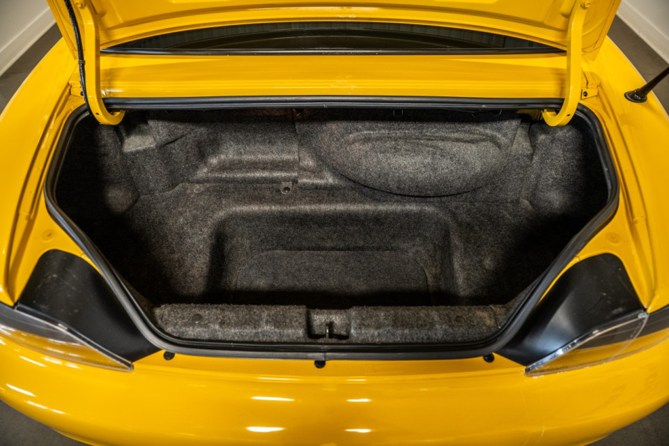 2005 Honda S2000 - Image 27