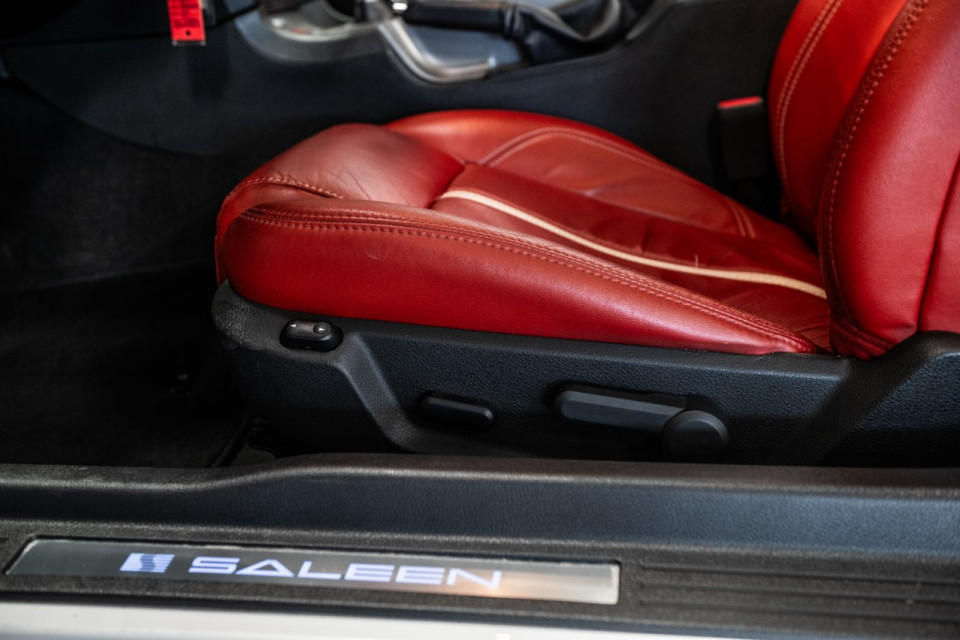 2011 Ford Mustang - Image 13