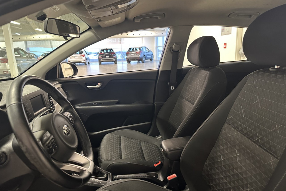 2018 Kia Rio - Image 11