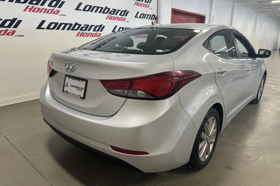 2015 Hyundai Elantra - Image 8