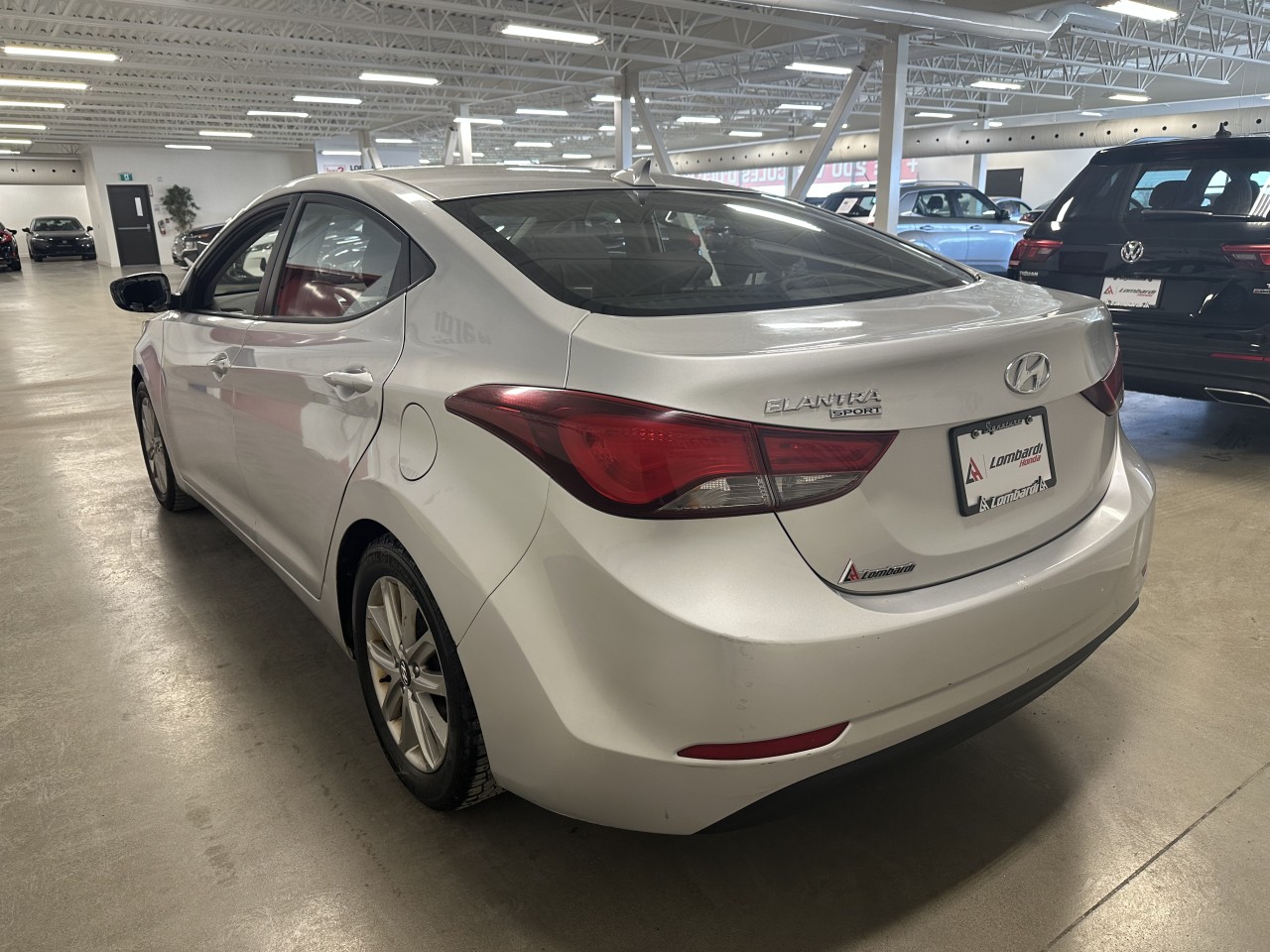 2015 Hyundai Elantra - Image 10