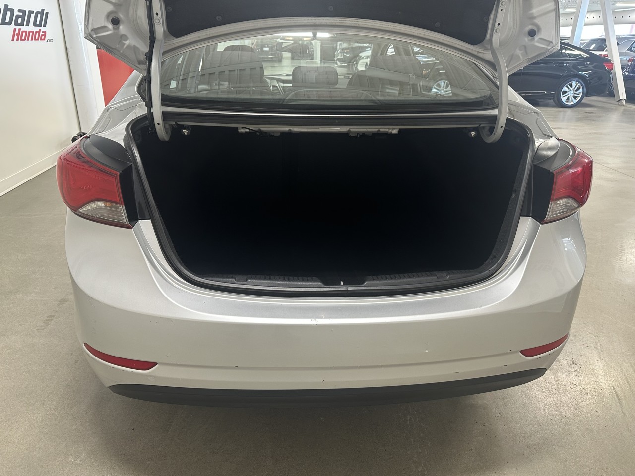 2015 Hyundai Elantra - Image 19