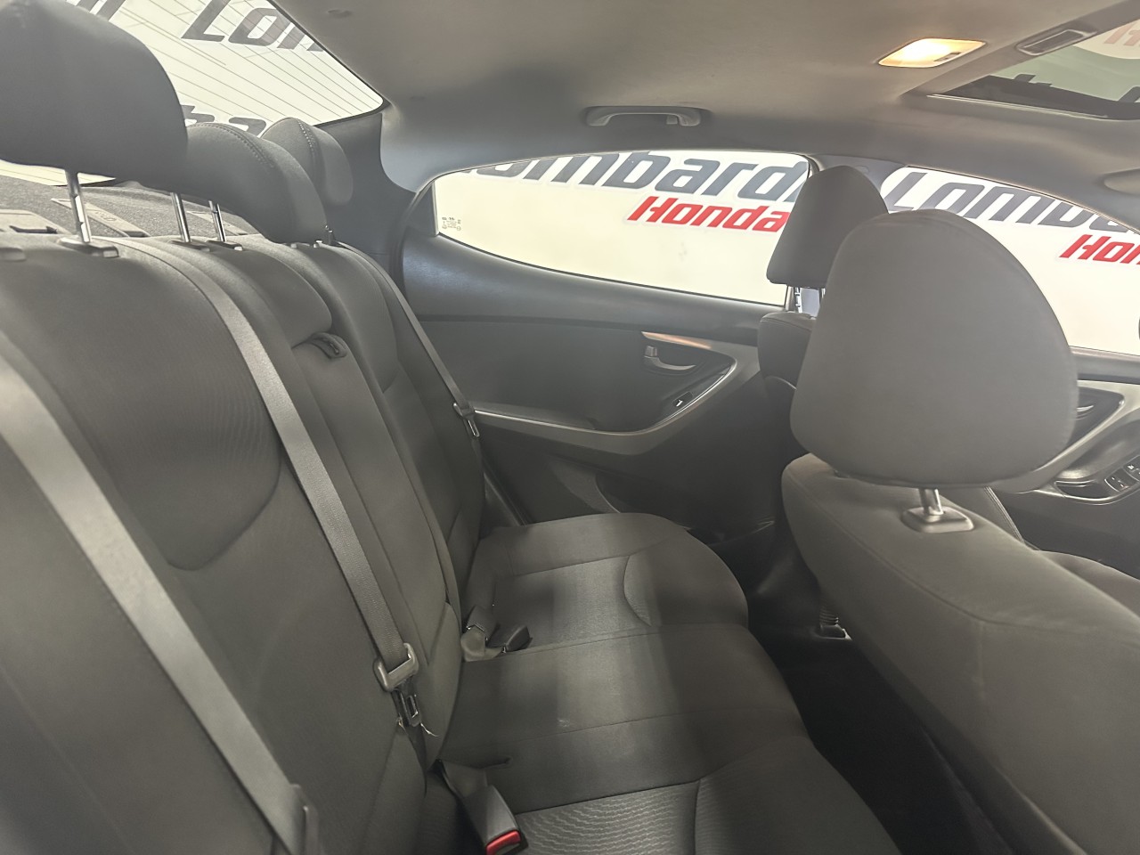 2015 Hyundai Elantra - Image 21