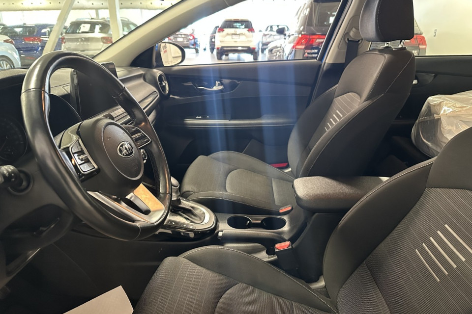 2021 Kia Forte - Image 13