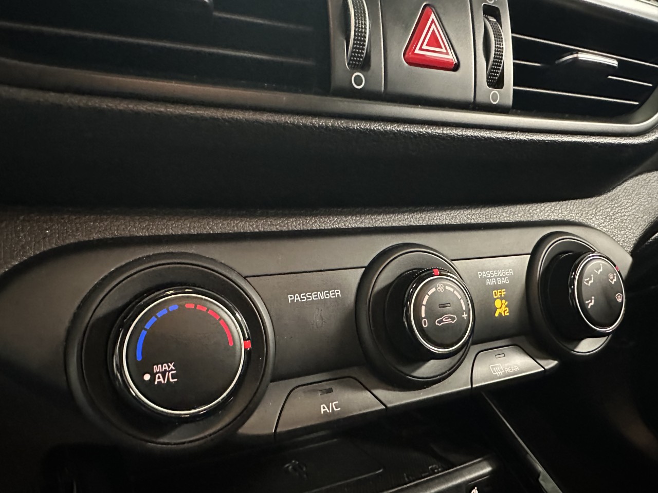 2021 Kia Forte - Image 17