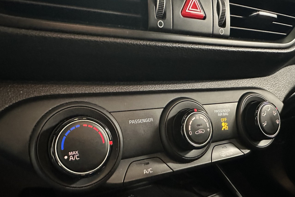 2021 Kia Forte - Image 17