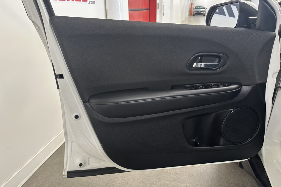 2021 Honda HR-V - Image 11