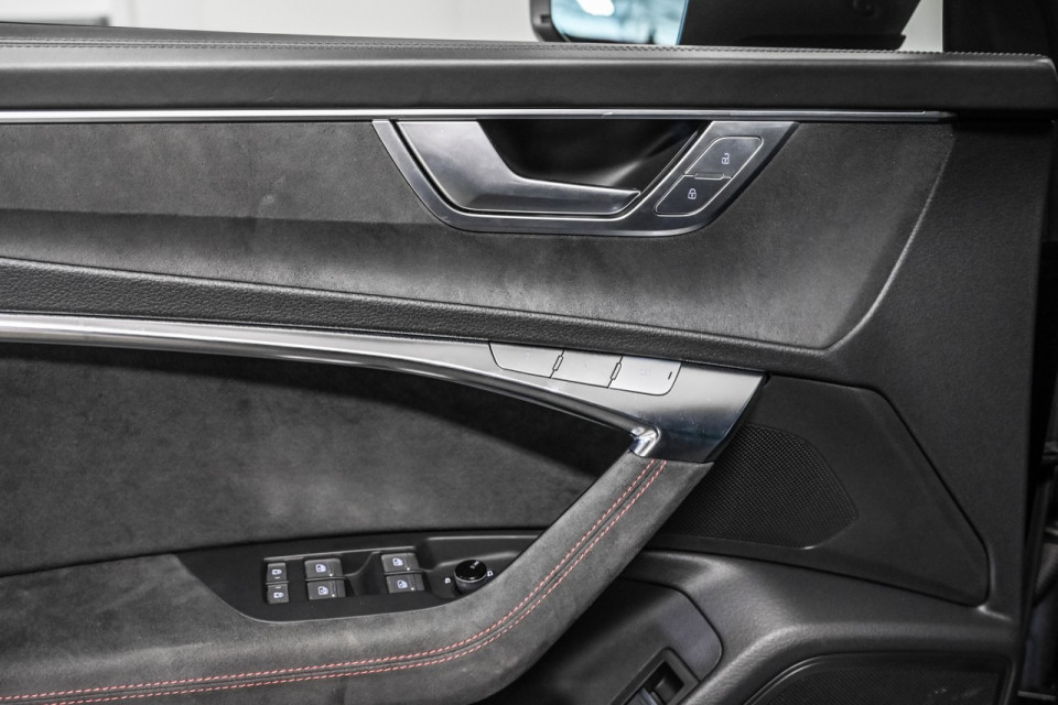 2024 Audi RS6 - Image 15