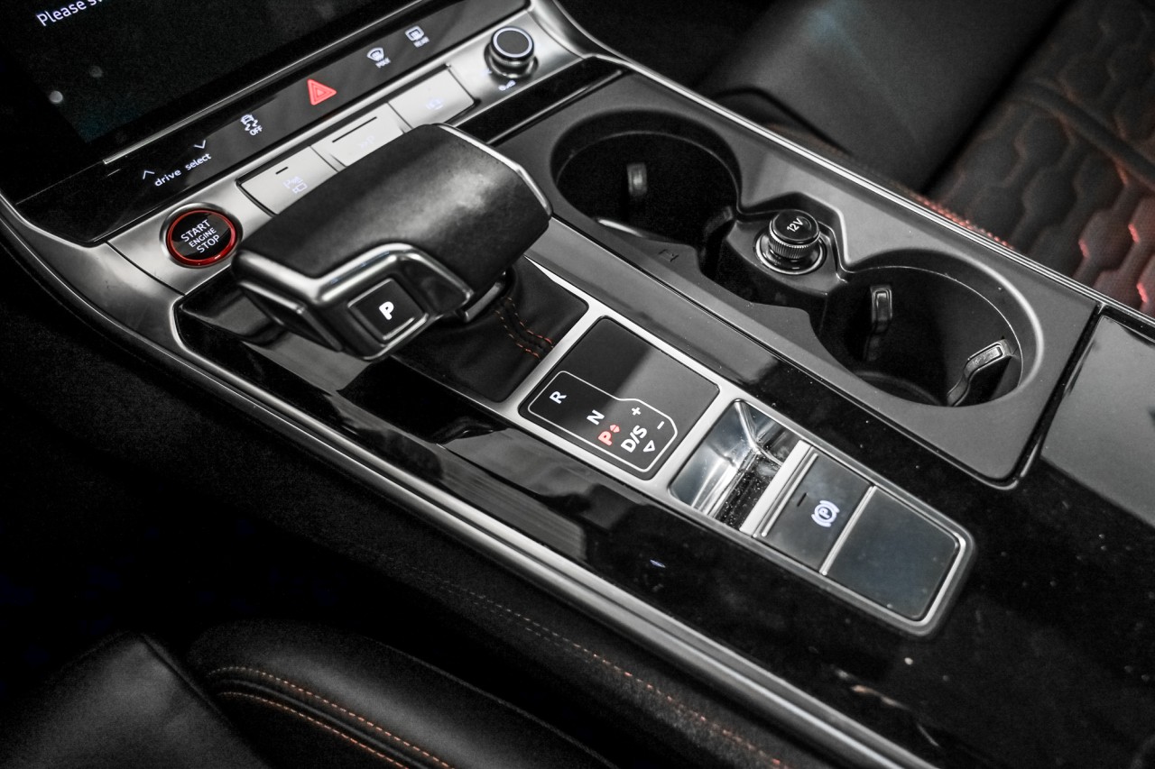 2024 Audi RS6 - Image 19