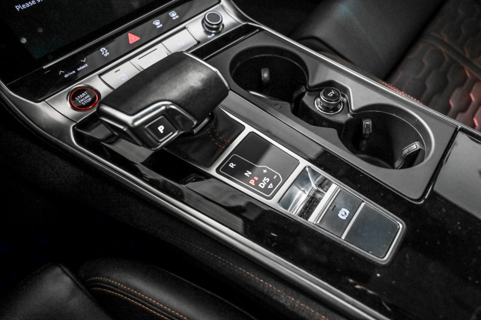 2024 Audi RS6 - Image 19