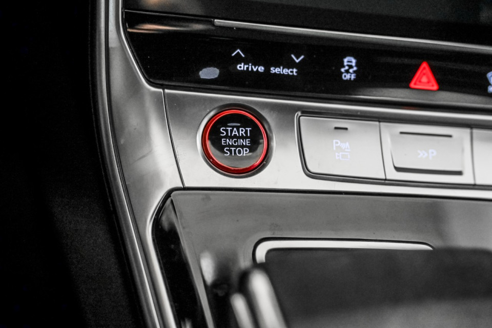 2024 Audi RS6 - Image 20