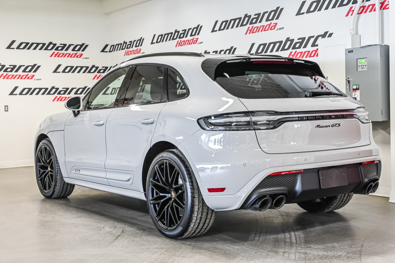 2025 Porsche Macan - Image 5