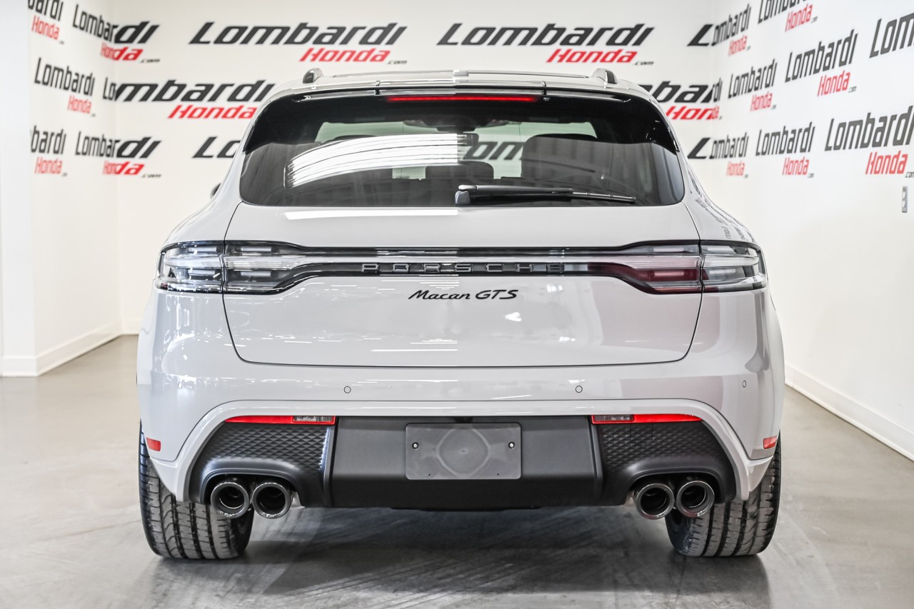 2025 Porsche Macan - Image 6