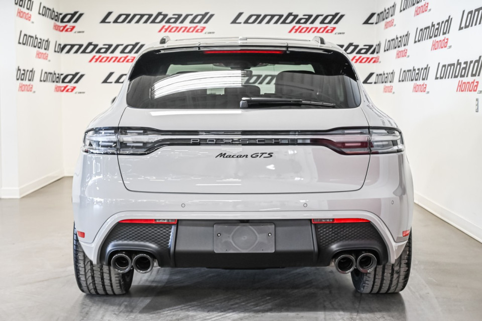 2025 Porsche Macan - Image 6