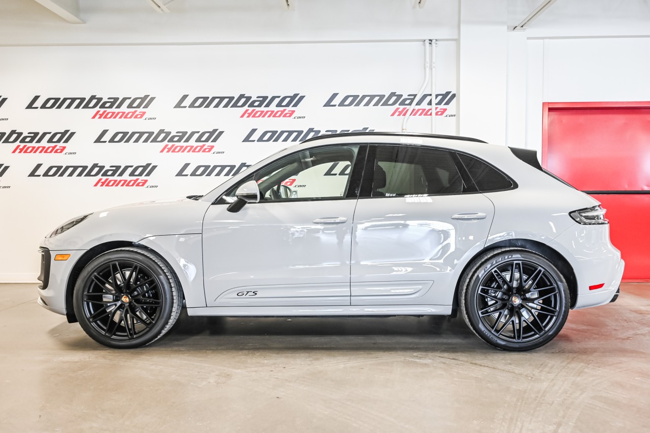 2025 Porsche Macan - Image 9