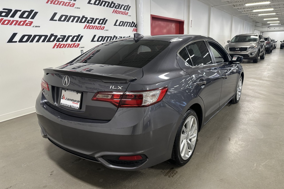 2017 Acura ILX - Image 10