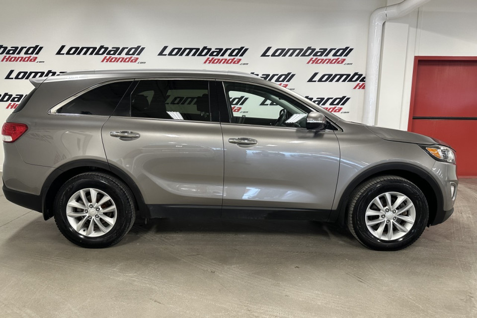 2017 Kia Sorento - Image 7