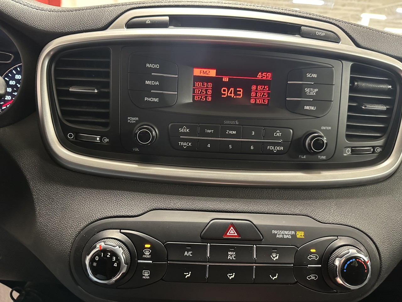 2017 Kia Sorento - Image 18