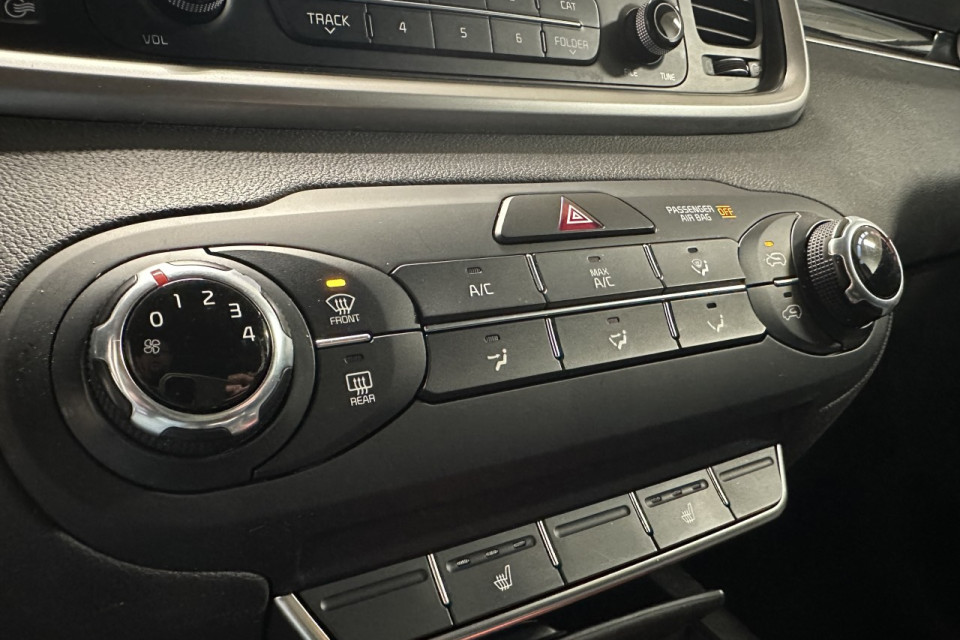 2017 Kia Sorento - Image 19