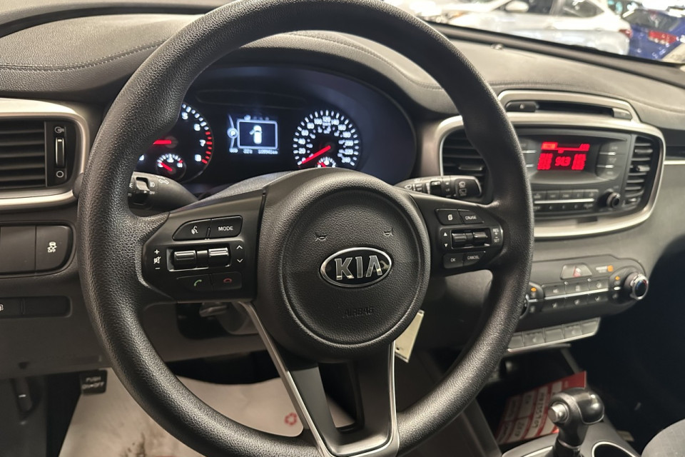 2017 Kia Sorento - Image 20