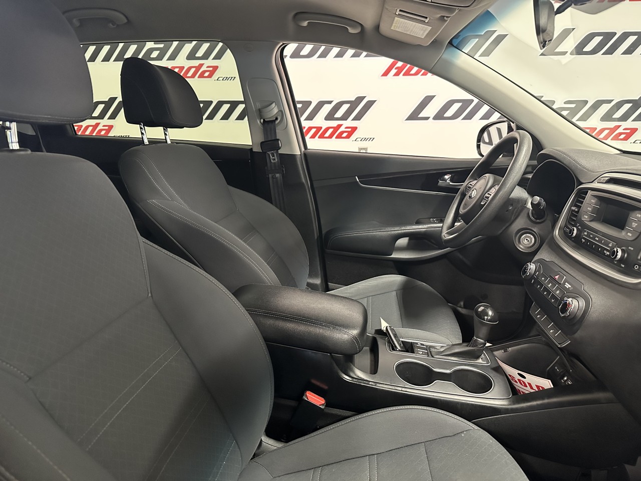 2017 Kia Sorento - Image 21