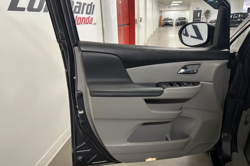 2017 Honda Odyssey - Image 10