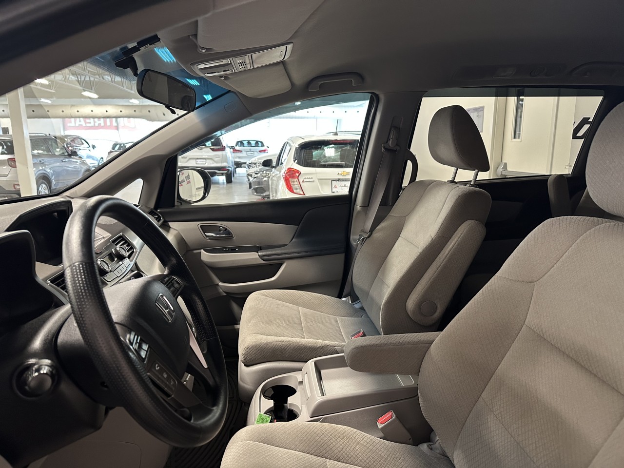 2017 Honda Odyssey - Image 11