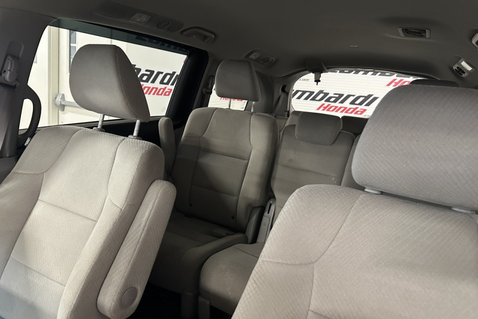 2017 Honda Odyssey - Image 13
