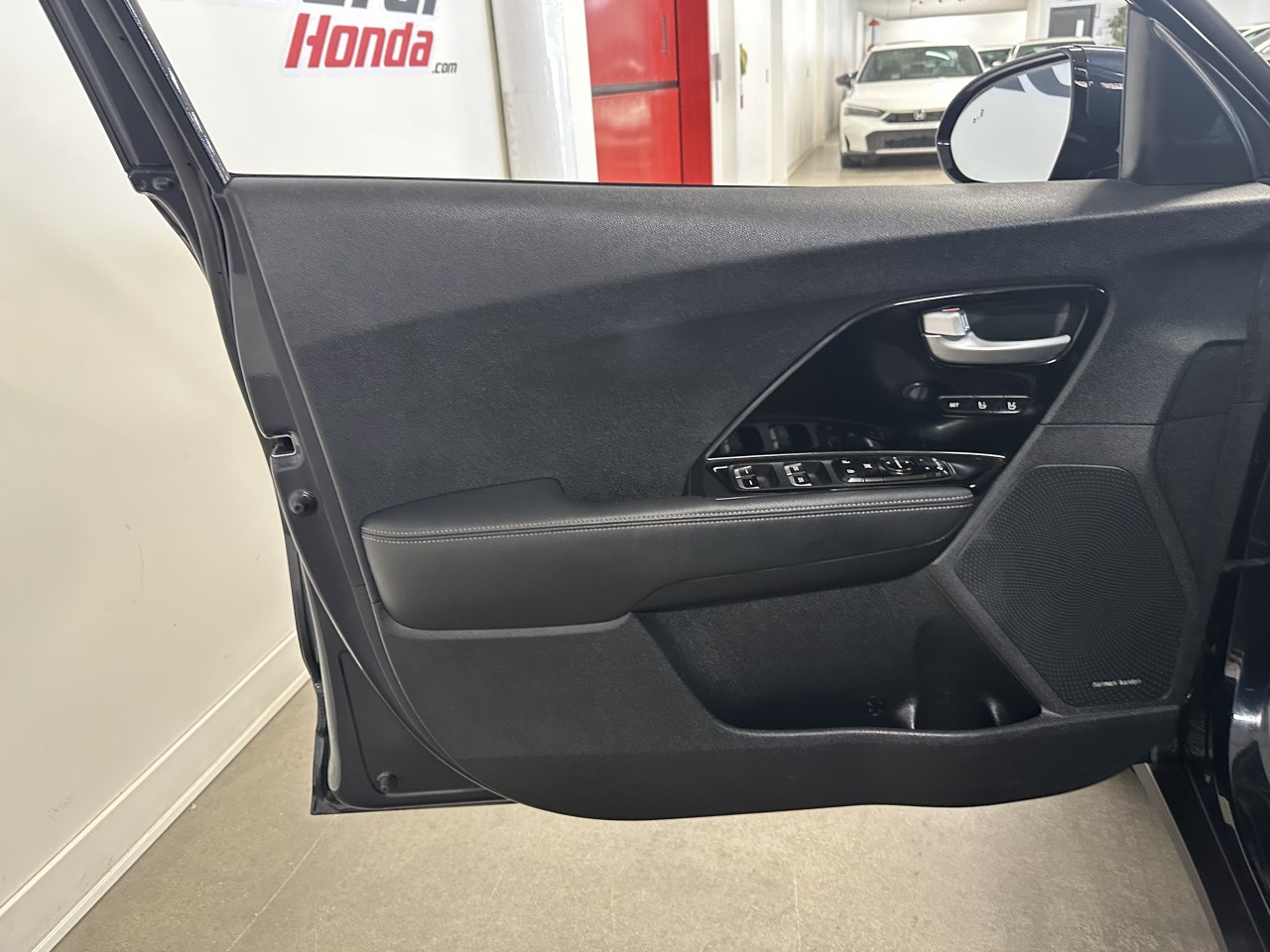 2017 Kia Niro - Image 11