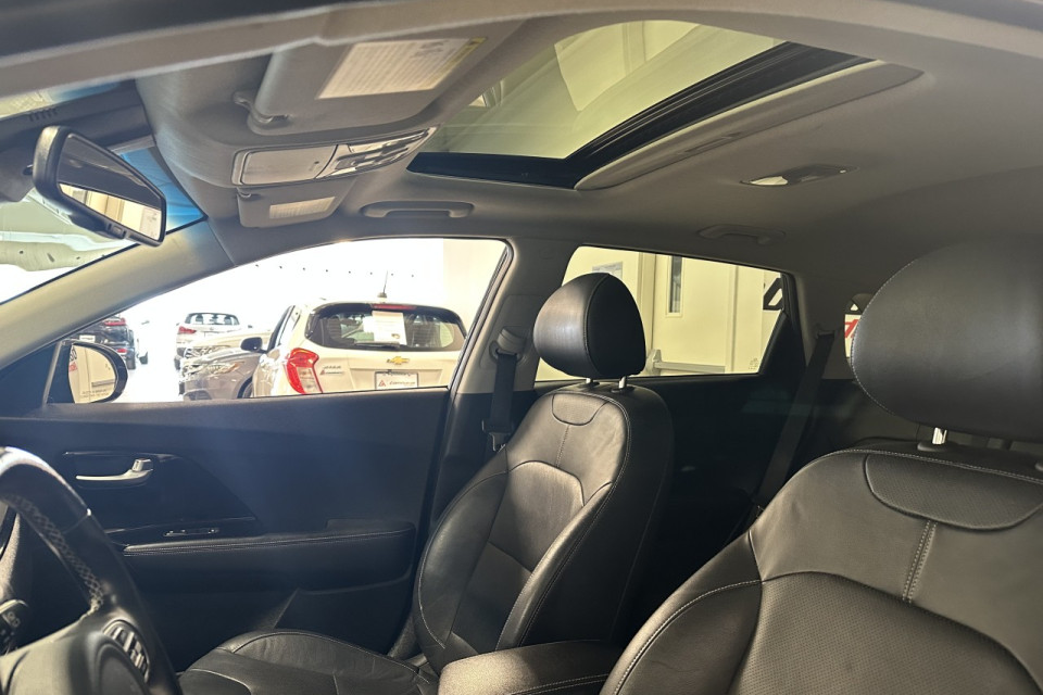 2017 Kia Niro - Image 13