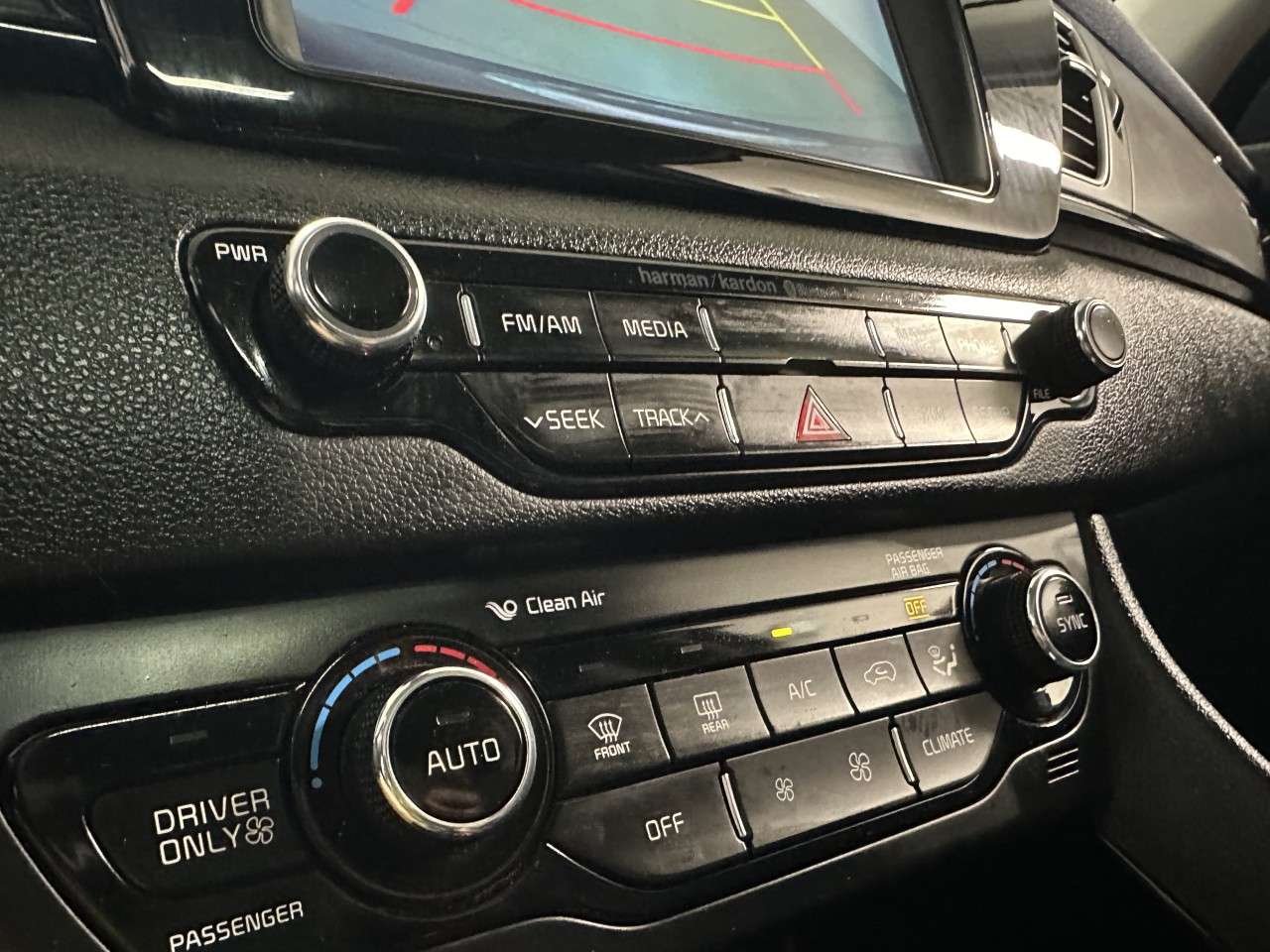 2017 Kia Niro - Image 19