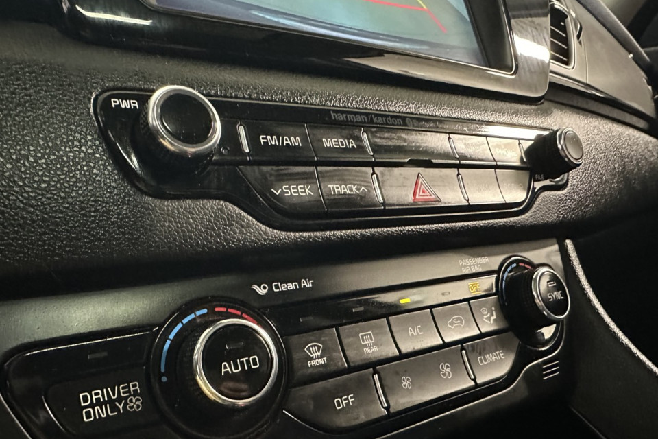 2017 Kia Niro - Image 19