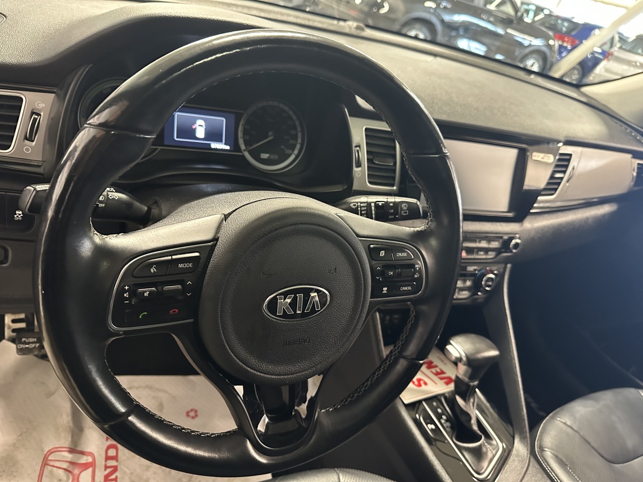 2017 Kia Niro - Image 22