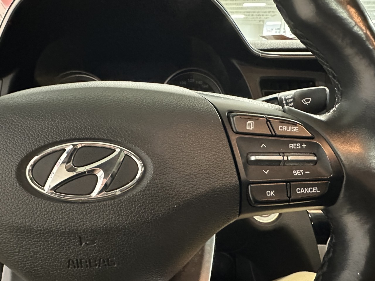 2019 Hyundai Elantra - Image 14