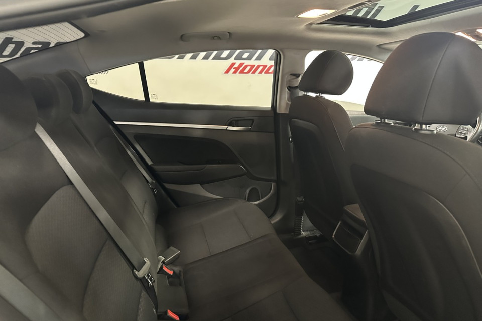2019 Hyundai Elantra - Image 21
