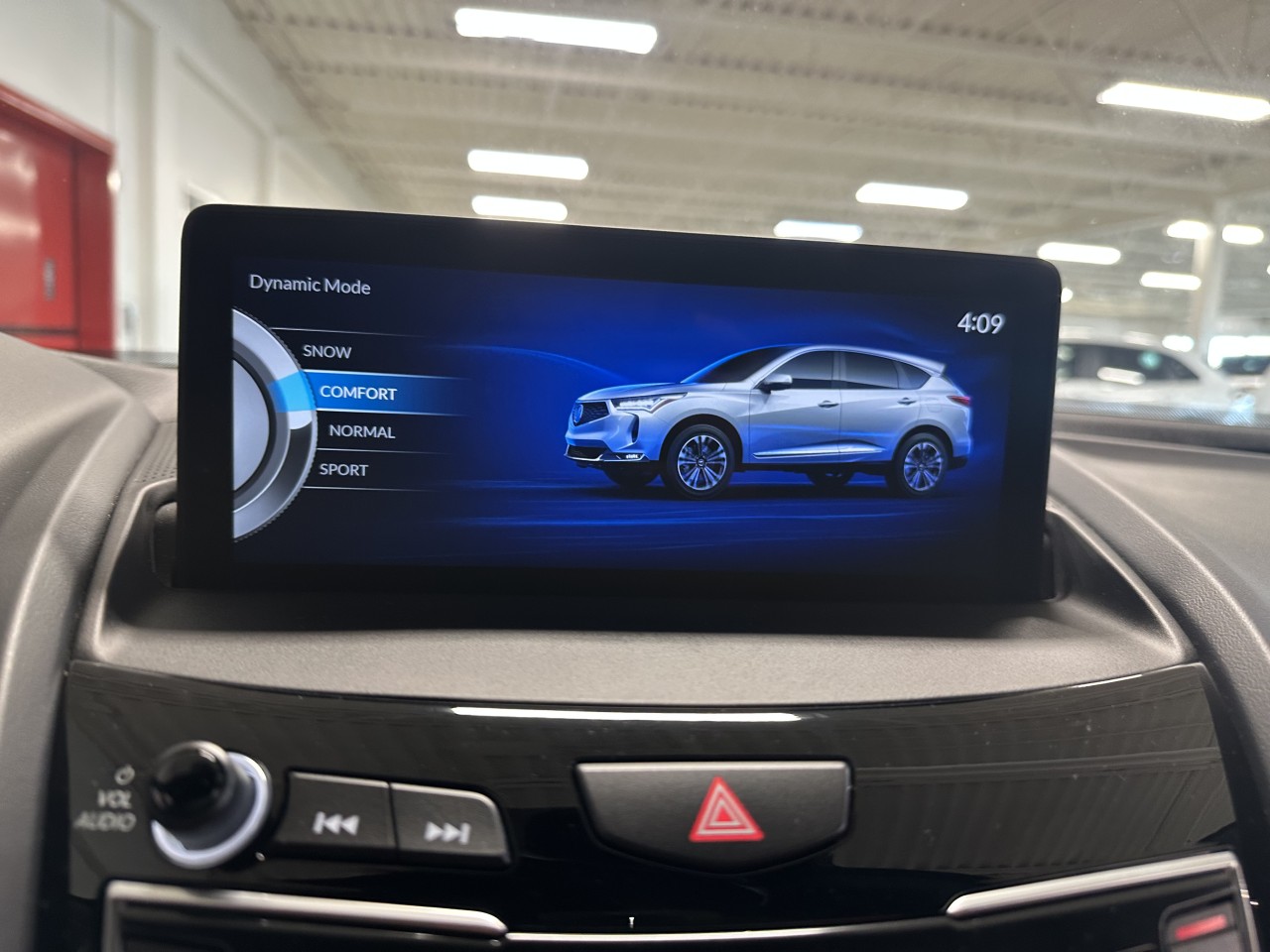 2024 Acura RDX - Image 25