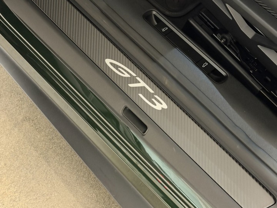 2026 Porsche 911 - Image 9