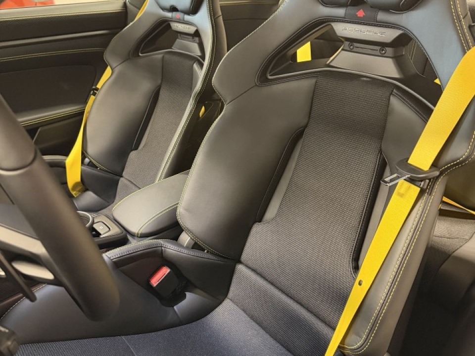 2026 Porsche 911 - Image 14