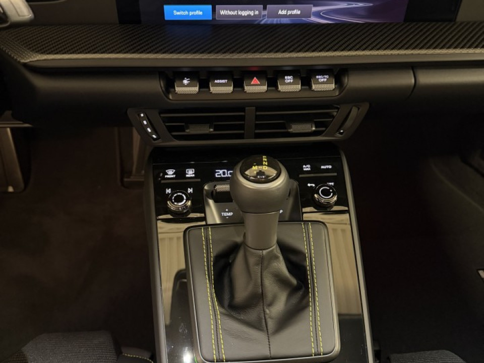2026 Porsche 911 - Image 18