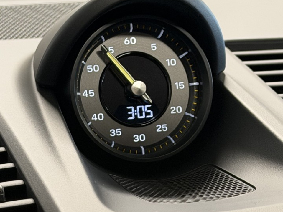 2026 Porsche 911 - Image 25