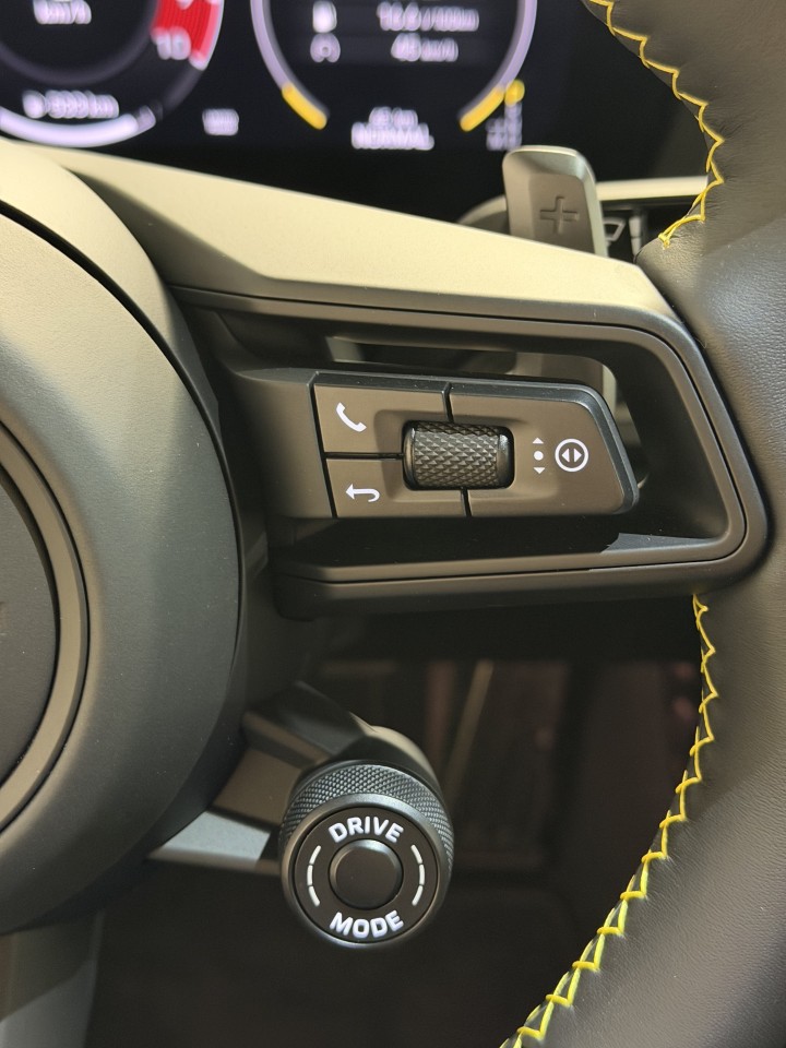2026 Porsche 911 - Image 26