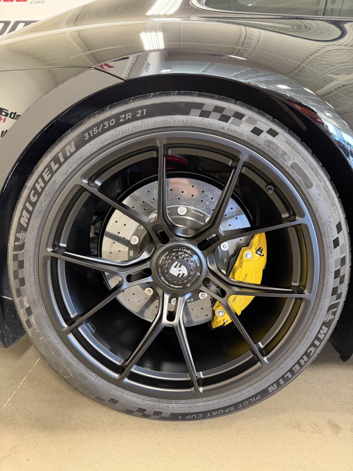 2026 Porsche 911 - Image 6