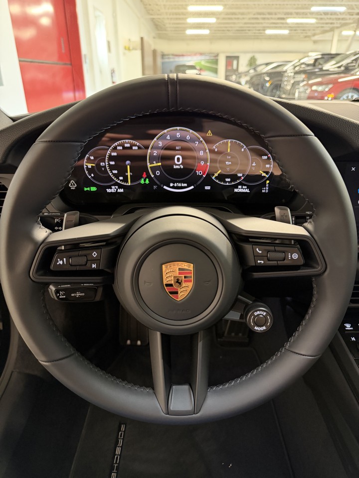 2026 Porsche 911 - Image 13