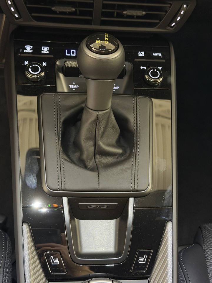 2026 Porsche 911 - Image 14