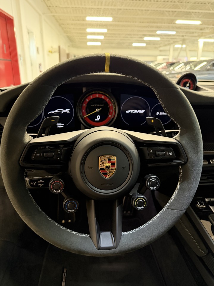 2025 Porsche 911 - Image 13