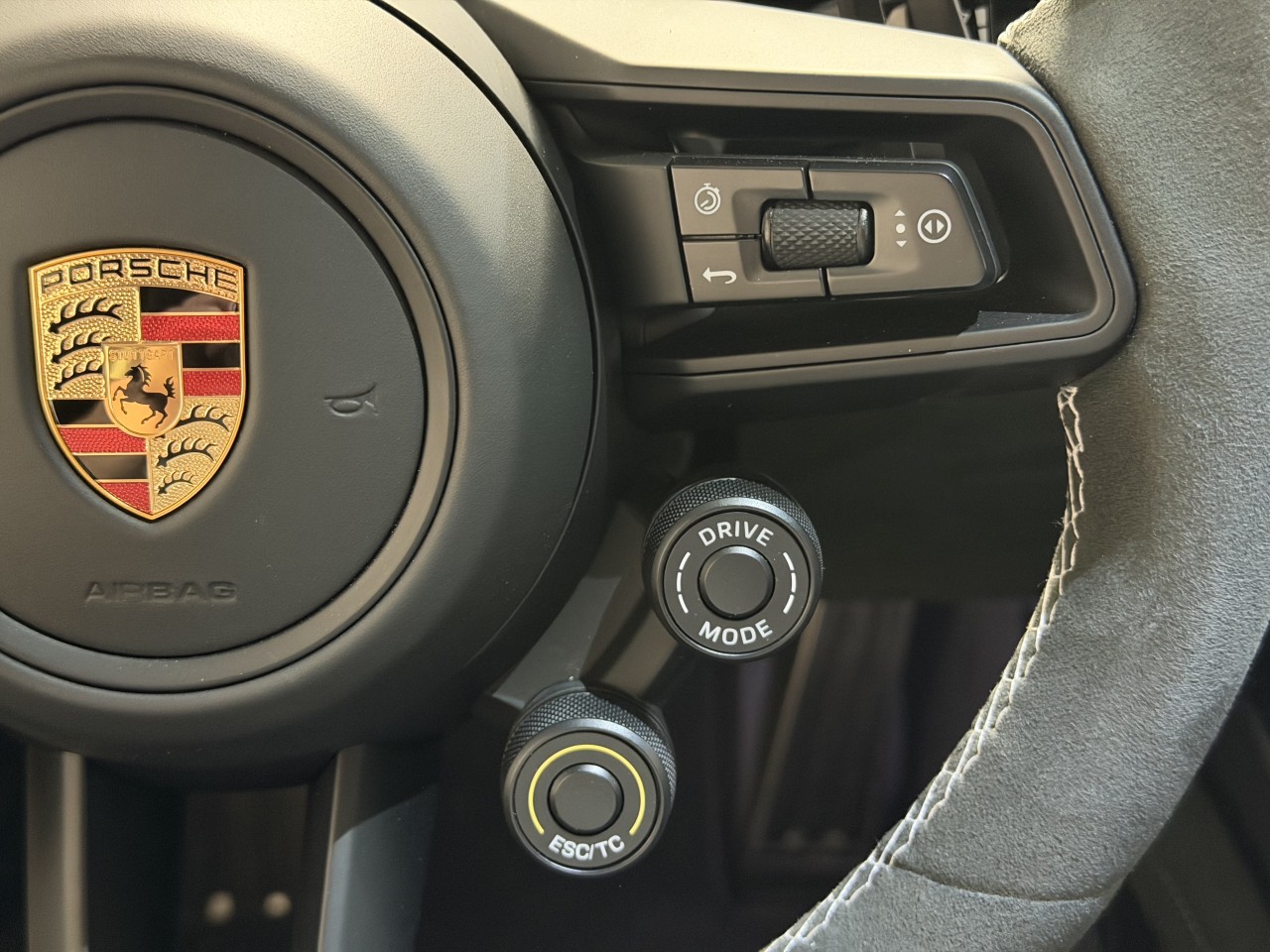 2025 Porsche 911 - Image 14