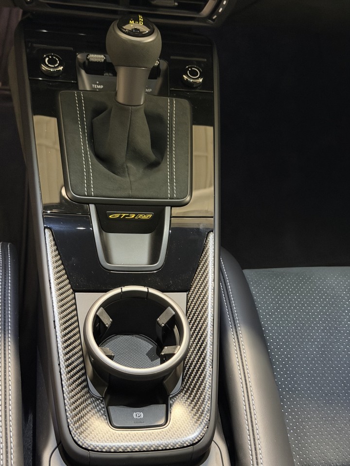 2025 Porsche 911 - Image 19