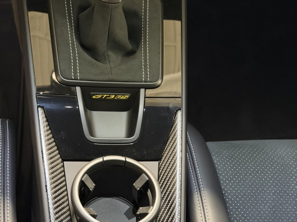 2025 Porsche 911 - Image 19
