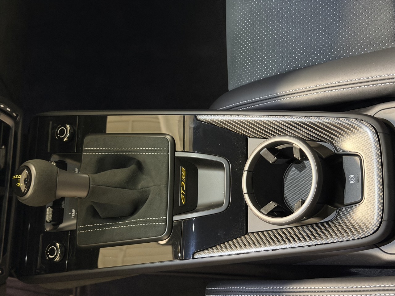 2025 Porsche 911 - Image 21