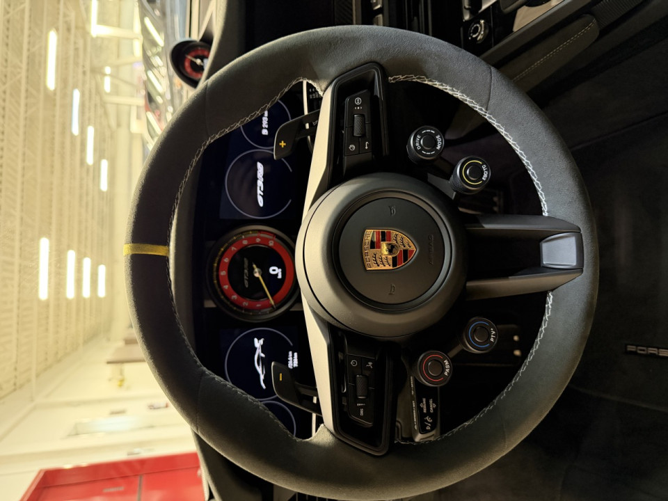 2025 Porsche 911 - Image 22